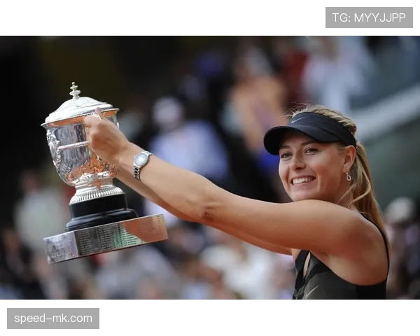 刷到莎拉波娃的日常，球拍一放下就是香槟、私人飞机和糖果牌，代入感彻底挂了