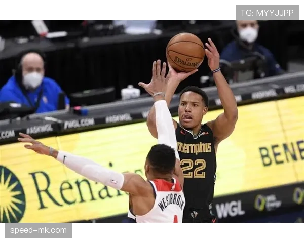 德斯蒙德·班恩三分命中率提升显著，助孟菲斯快船拉开比分差距